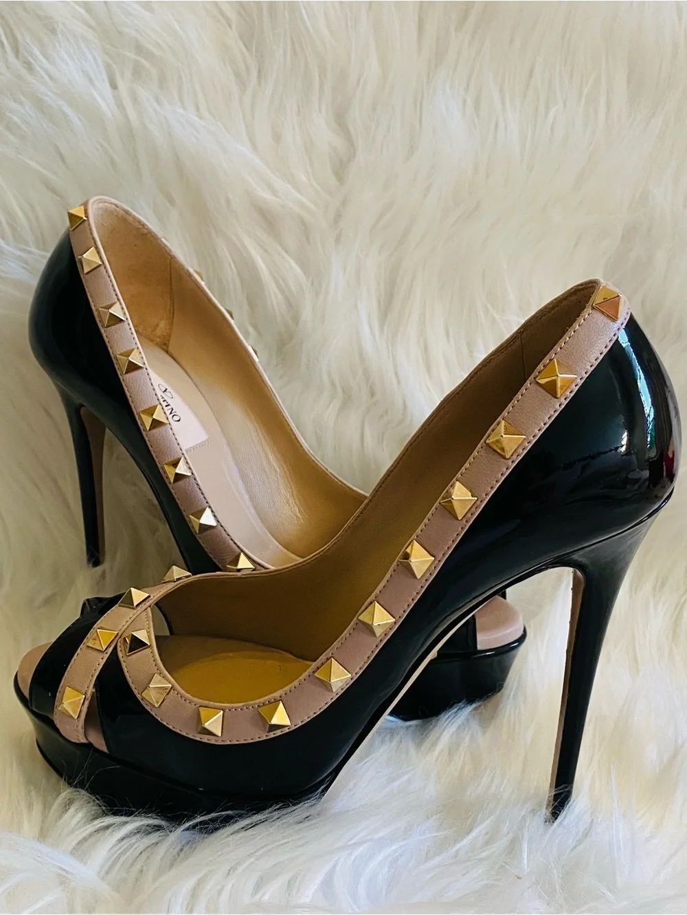 šļøāValentino Garavani Authentic Rockstud Peep-Toe Platform Pumps